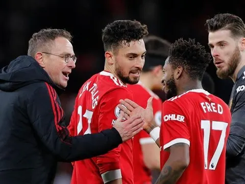 Ten Hag chưa giải quyết được vấn đề Rangnick đã chỉ rõ