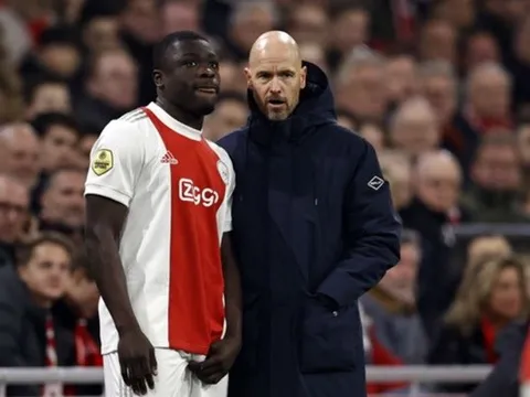 Ten Hag có còn nhớ 'quái thú' Brobbey?