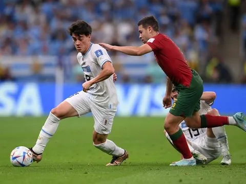 Ten Hag có thể có ý tưởng mới với Facundo Pellistri