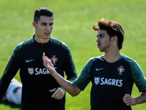 Ten Hag có thể sở hữu trung phong hoàn hảo với 61 triệu bảng