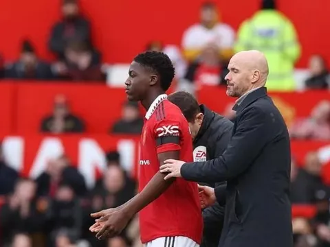 Ten Hag cứng rắn, viên ngọc 18 tuổi của MU sẽ đi đúng hướng