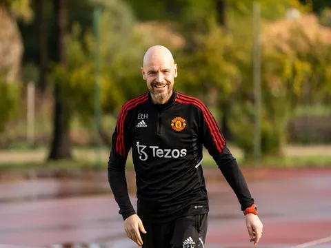 Ten Hag cười lớn, Martial mặt lạnh trên đất Tây Ban Nha