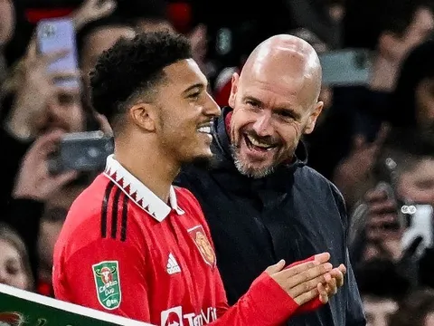 Ten Hag cười tươi rói khi Jadon Sancho trở lại