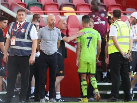 Ten Hag đối mặt với loạt rắc rối hậu Ronaldo