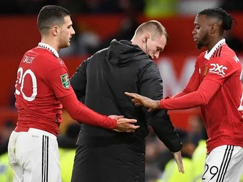 Ten Hag giãi bày về cơn đau đầu dễ chịu tại Man Utd