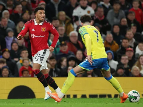 Ten Hag gửi thông điệp đến Jadon Sancho