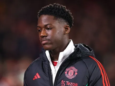 Ten Hag gửi thông điệp về Mainoo: "Điều đó không phụ thuộc vào tôi"