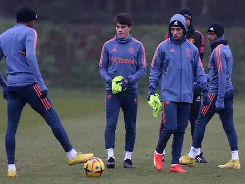 Ten Hag hứa hẹn cho 'người thừa' của M.U cơ hội trên hàng công