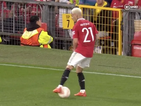 Ten Hag lên tiếng cảnh cáo Antony