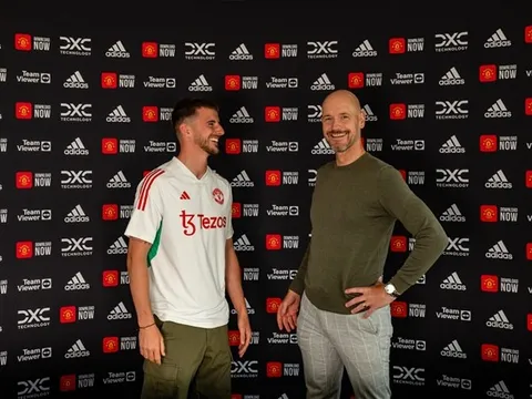 Ten Hag sắp trình làng bộ 3 trong mơ của Man United