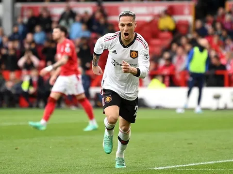 Ten Hag so sánh Antony với Robben