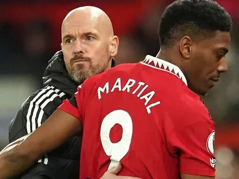 Ten Hag thay đổi kế hoạch với Martial