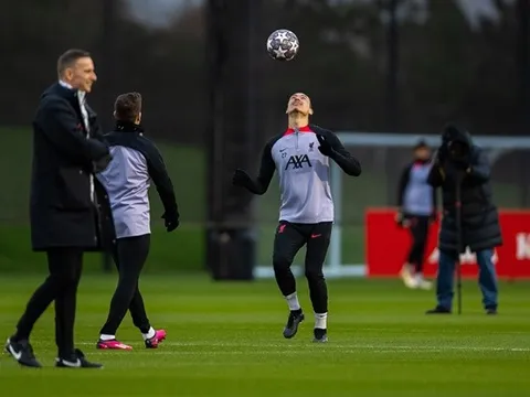 Thái độ của Van Dijk; Liverpool nhận cú hích to lớn