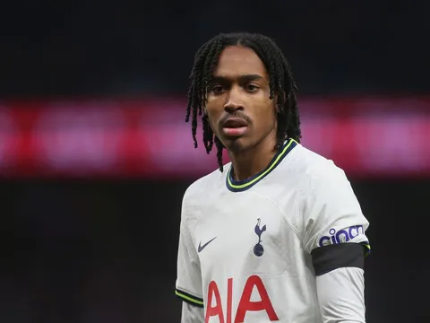 "Thảm hoạ của Conte" quyết bám trụ tại Tottenham