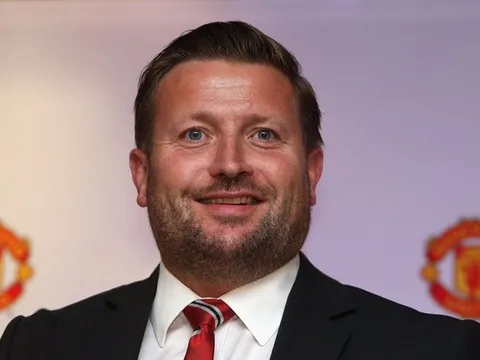 Thầm lặng nhưng triệt để, CEO kéo Man Utd khỏi đống tro tàn