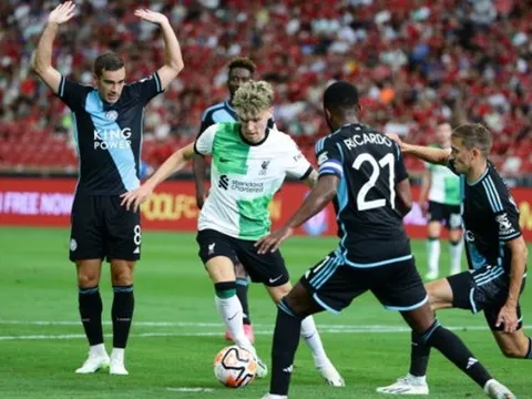 Thần đồng 18 tuổi ghi điểm với Jurgen Klopp