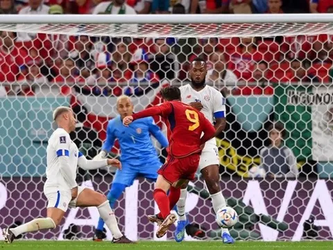 Thần đồng 18 tuổi khiến Navas chôn chân