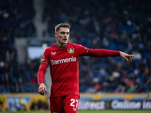 Thần đồng 19 tuổi khiến 3 ông lớn châu Âu sục sôi