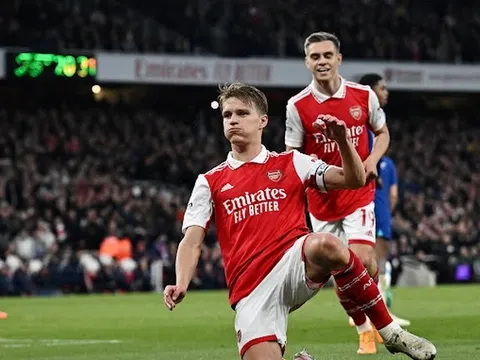 Thần tốc nhấn chìm Chelsea, Arsenal trở lại ngôi đầu Premier League
