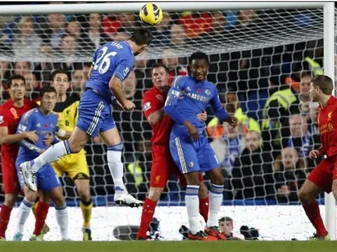 Thắng Chelsea, Arsenal tìm ra John Terry của riêng mình