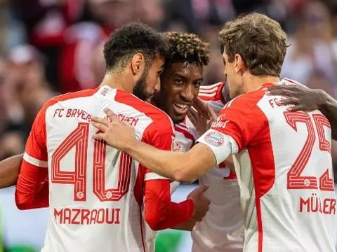 Thắng dễ SC Freiburg, Bayern vẫn kém Leverkusen 2 điểm