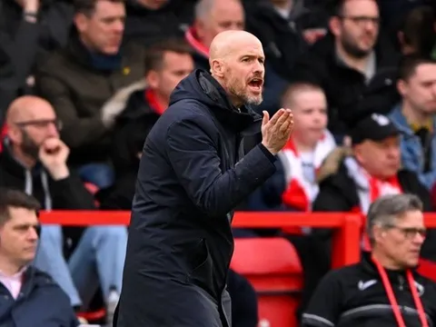 Thăng hoa tột độ, sao Man Utd khiến Ten Hag khó xử