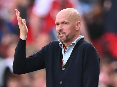 Thắng Liverpool nhưng Ten Hag vẫn ám ảnh trận thua Arsenal