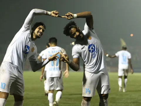 Thắng như chẻ tre, HLV V-League công bố điều tự hào