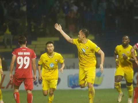 VAR bị phàn nàn, VFF lên tiếng