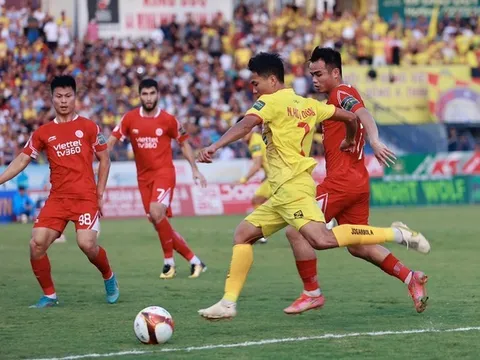 'Ngựa ô' Thanh Hóa bứt tốc; Văn Toàn suýt ghi bàn và kiến tạo