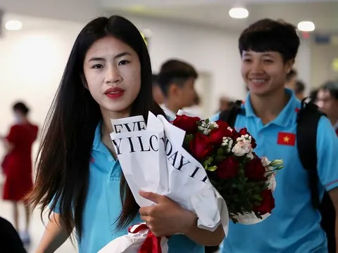 Việt kiều Phần Lan muốn khoác áo ĐT Việt Nam; Thanh Nhã rạng ngời ngày trở về