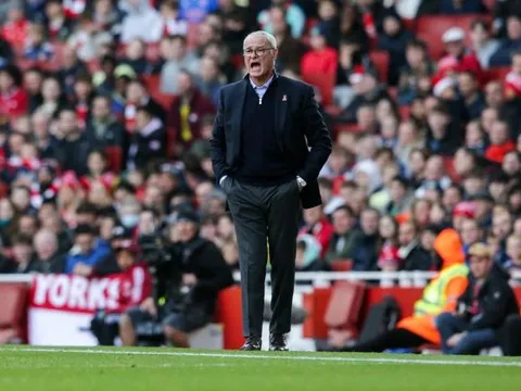 Thành tích thê thảm của Claudio Ranieri khi đối đầu Man Utd