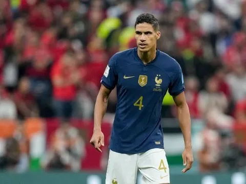 Thành tích đá chung kết hơn người của Raphael Varane