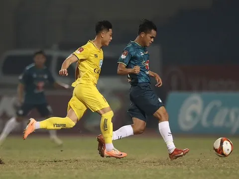 'Lứa cũ HAGL phòng ngự rất kém'; 'Bình Dương không có người nên phải dùng Tiến Linh'