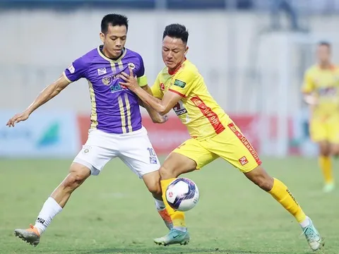 Văn Quyết chia tay V-League; ĐT Việt Nam có thêm "quân xanh"