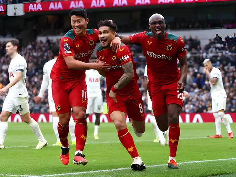 Thất bại bạc nhược trên sân nhà, Tottenham bị Villa "đá" khỏi top 4