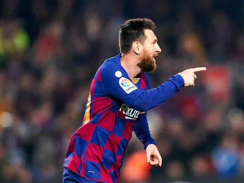 "Thật điên rồ! Messi đang giám sát tôi"