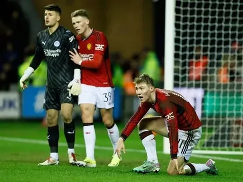 Thất vọng Rasmus Hojlund