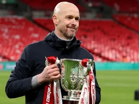 CĐV: "Thật xấu hổ làm sao! Ten Hag đâu rồi?"