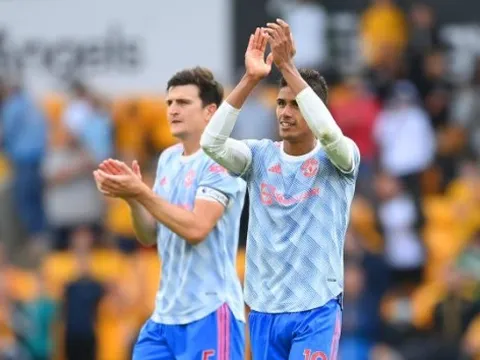 Thay Maguire - Varane, Solskjaer có giải pháp ở Man Utd