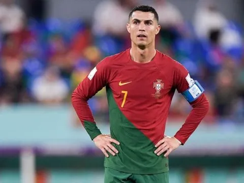Thay Ronaldo, Man United đã có được bài học từ quá khứ