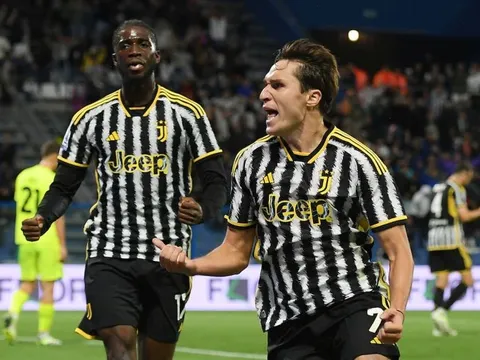 Thay Sancho, M.U nhắm mua sao Juventus