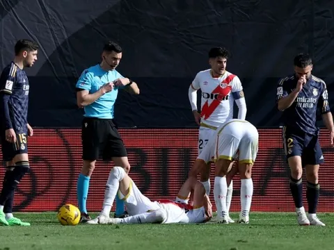 Thẻ đỏ của Dani Carvajal làm trầm trọng thêm vấn đề của Real