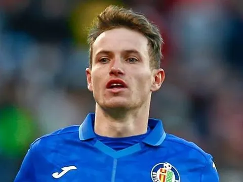 Thế giới phản ứng ra sao với cầu thủ đồng tính?