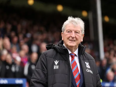 Thêm 1 HLV Premier League nữa chuẩn bị “ra đường”