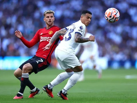 'Man Utd không thể kiểm soát tuyến giữa'
