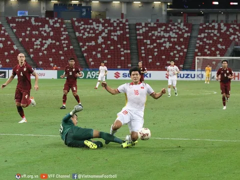 Thêm 1 tuyển thủ Việt Nam dính chấn thương sau trận đấu với Thái Lan