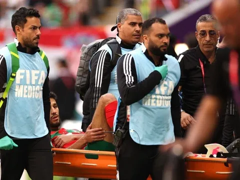 Thêm cầu thủ rời sân bằng cáng ở World Cup 2022