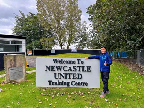 Theo chân “Đại Neymar” đến với Anh để trải nghiệm Siêu Bóng Đá cùng Newcastle và Casillas