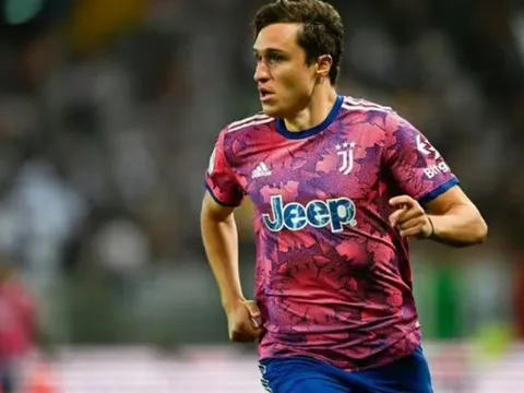 Theo đuổi sao Juventus, Liverpool nhận tin vui